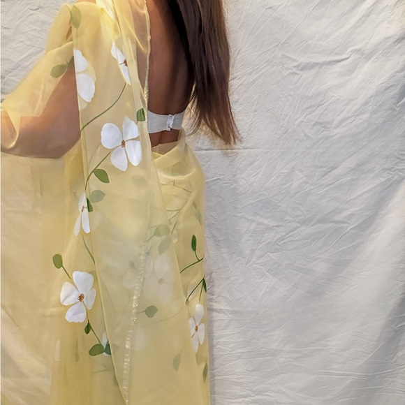 The Sunshine Sari - Picture 2 of 5